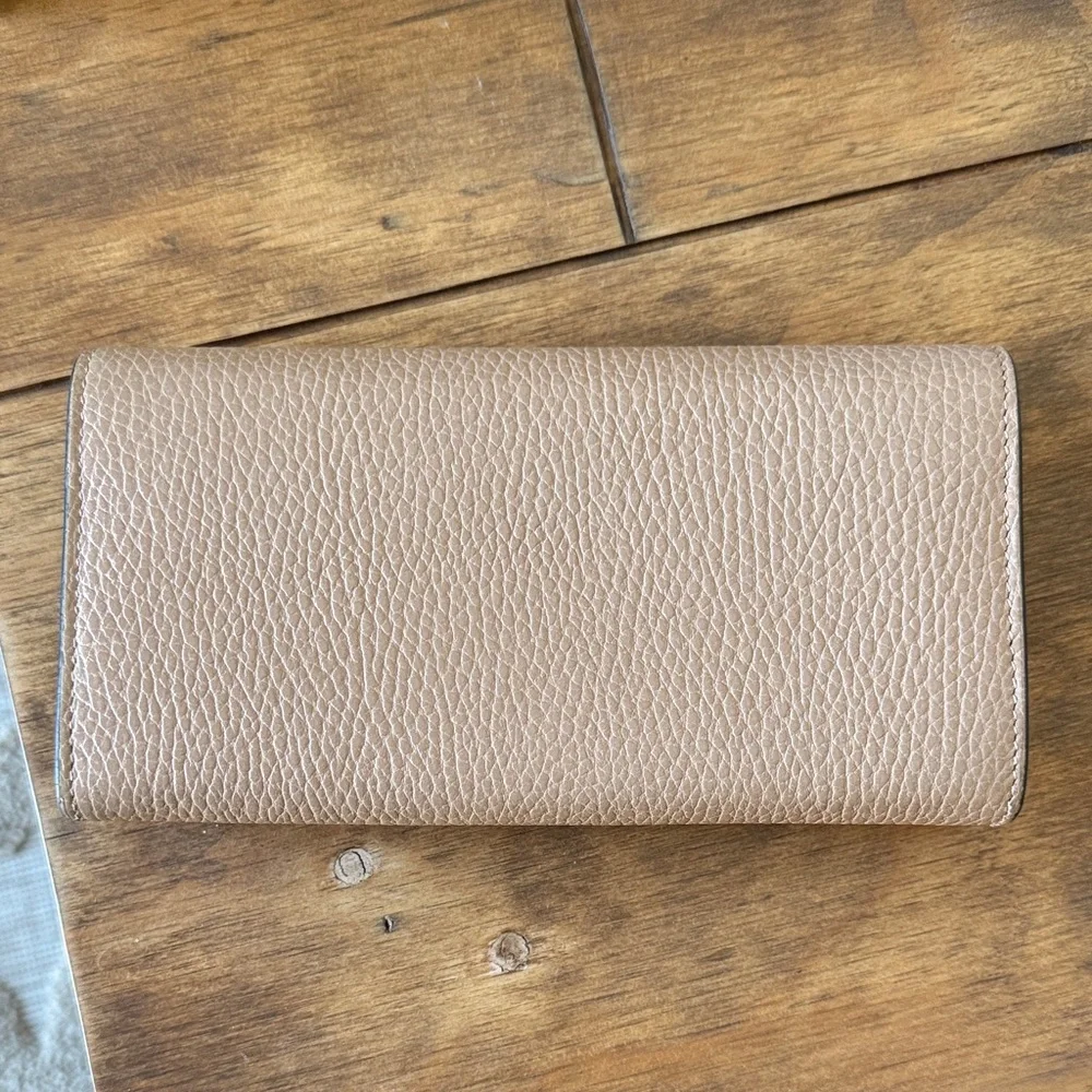 Authentic GUCCI Interlocking GG Beige Leather Long Bifold Wallet - Picture 5 of 10